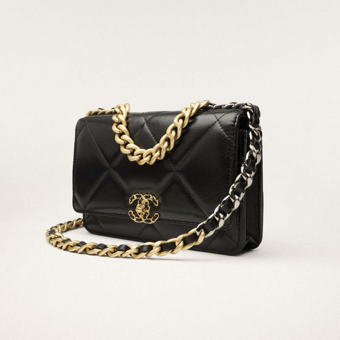 19 WALLET ON CHAIN, BLACK