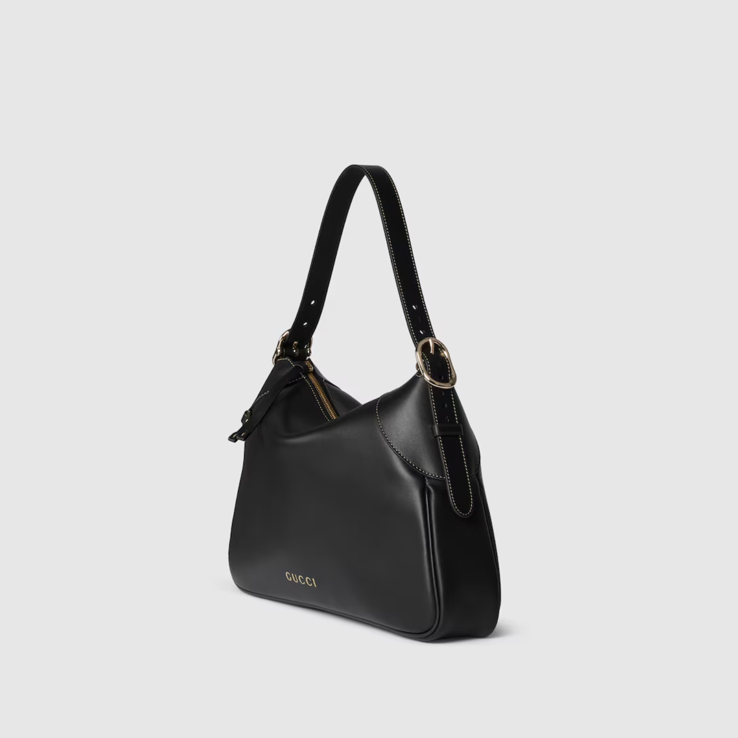 GG EMBLEM MEDIUM SHOULDER BAG, BLACK